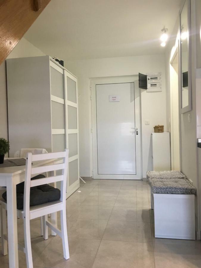 Apartman Govic Umago Esterno foto