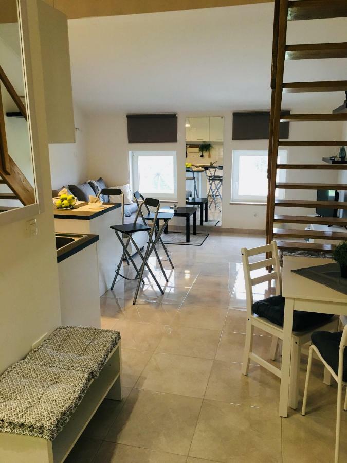 Apartman Govic Umago Esterno foto