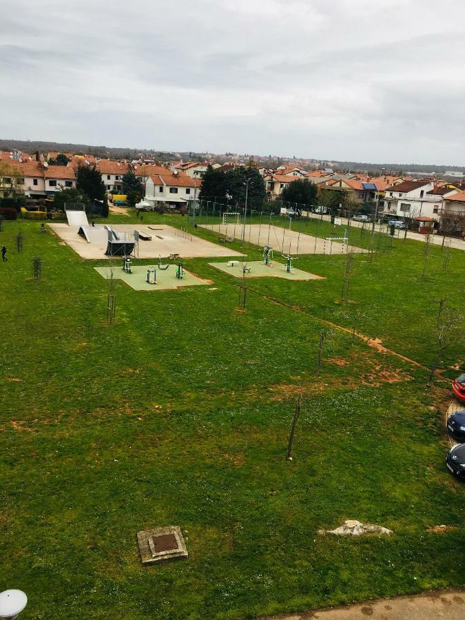 Apartman Govic Umago Esterno foto