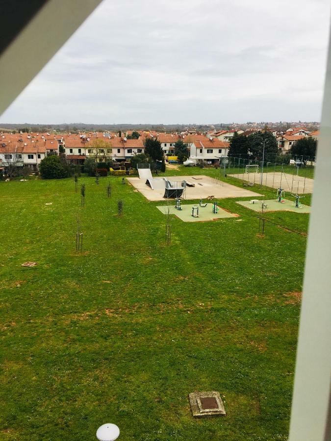 Apartman Govic Umago Esterno foto